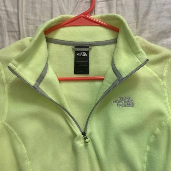 The North Face quarter zip lightweight fleece, yellow, sz M, good condition! - Picture 4 of 6